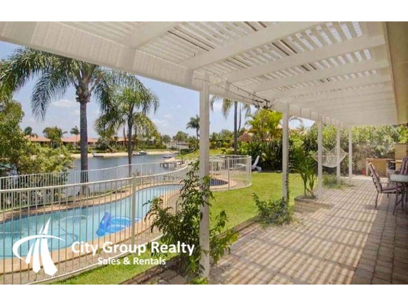 4 Cocos Crescent, Broadbeach Waters QLD 4218