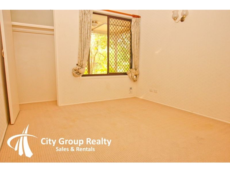 4 Cocos Crescent, Broadbeach Waters QLD 4218