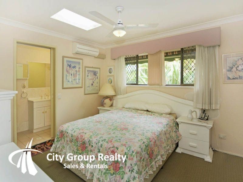 31 Manakin Avenue, Burleigh Waters QLD 4220