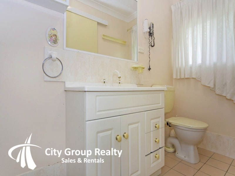 31 Manakin Avenue, Burleigh Waters QLD 4220