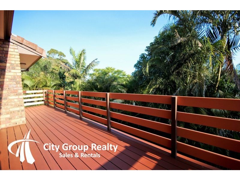 8 Wistaria Avenue, Southport QLD 4215