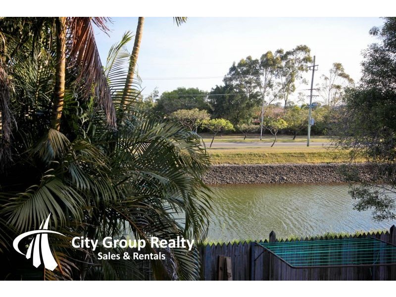 8 Wistaria Avenue, Southport QLD 4215