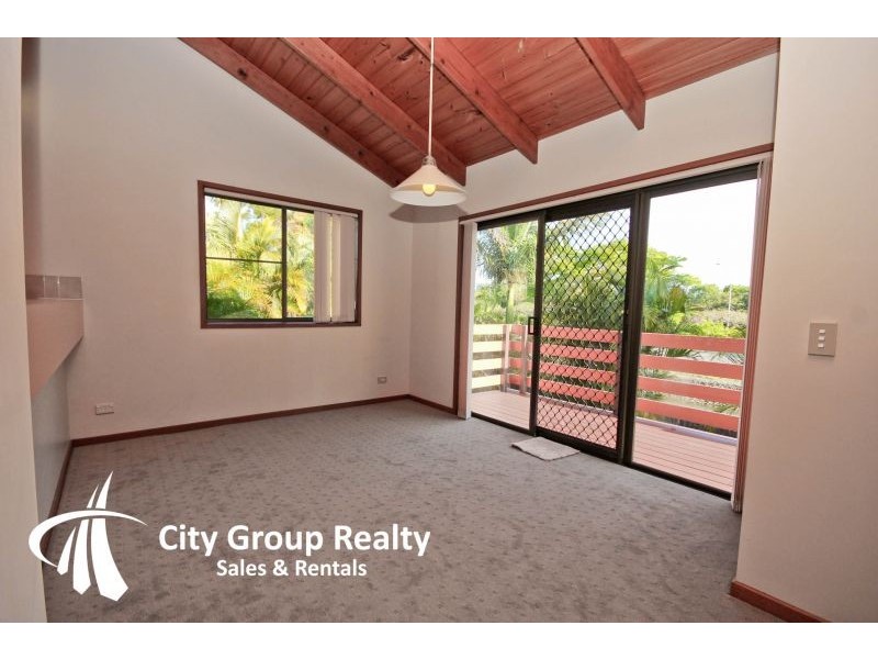 8 Wistaria Avenue, Southport QLD 4215