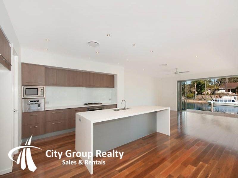 74 Gibraltar Drive, Isle Of Capri QLD 4217