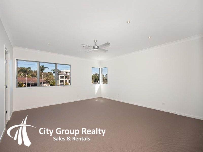 74 Gibraltar Drive, Isle Of Capri QLD 4217