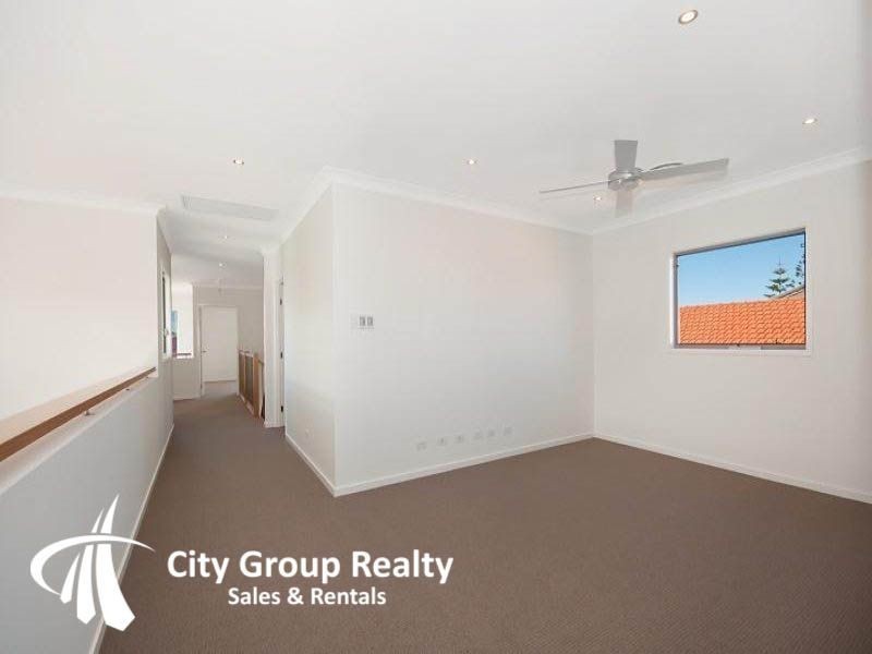 74 Gibraltar Drive, Isle Of Capri QLD 4217