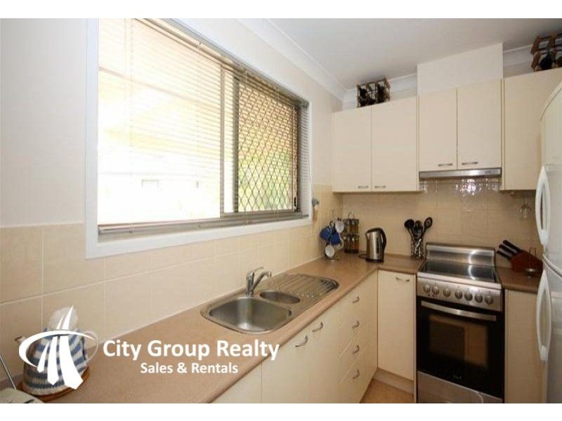 2/10 Pheasant Court, Miami QLD 4220