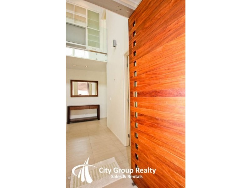 1/287 Stanhill Drive, Chevron Island QLD 4217