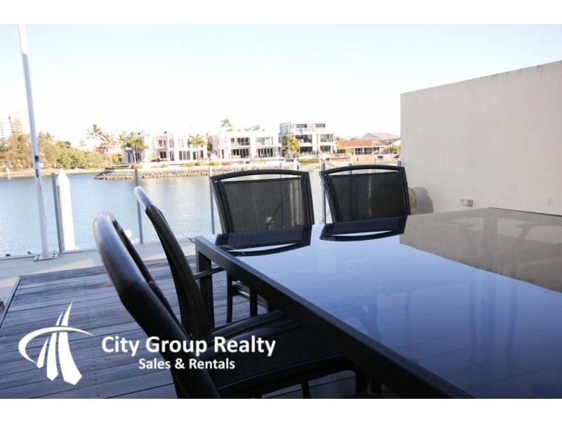 1/287 Stanhill Drive, Chevron Island QLD 4217