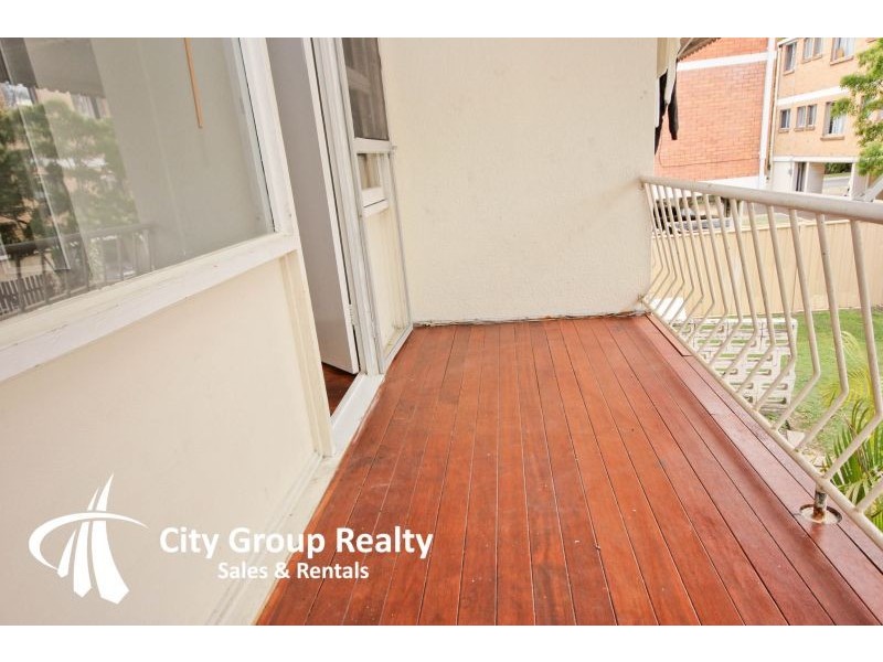 3/30 Leonard Avenue, Surfers Paradise QLD 4217