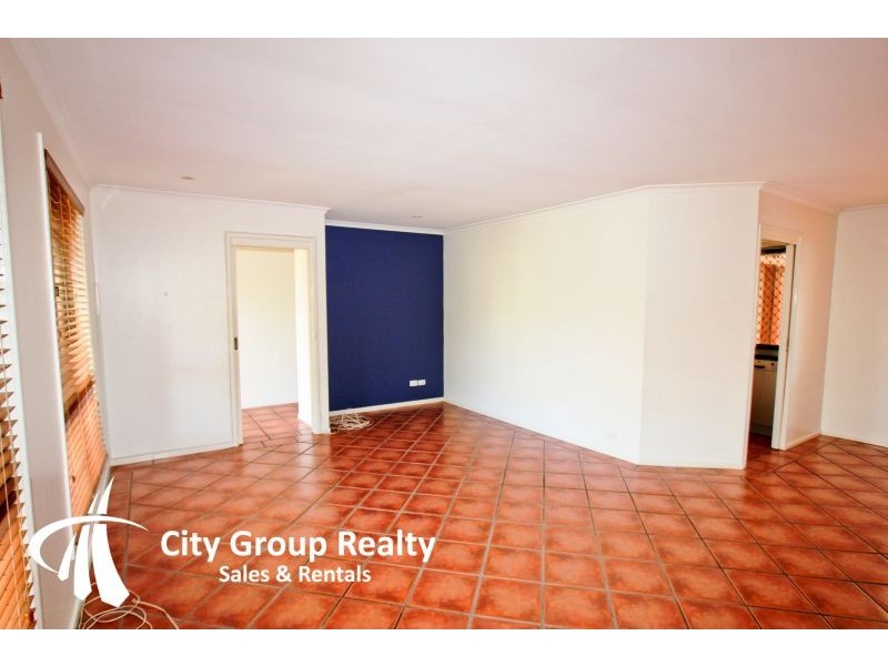 32 Ilkinia Avenue, Broadbeach Waters QLD 4218