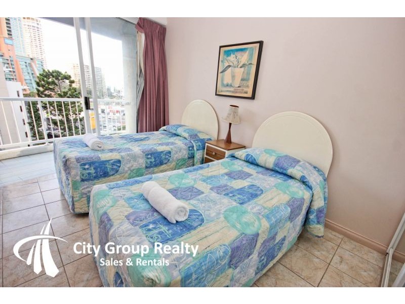 19 Riverview Parade, Surfers Paradise QLD 4217