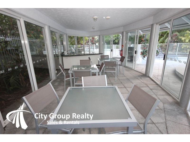 19 Riverview Parade, Surfers Paradise QLD 4217