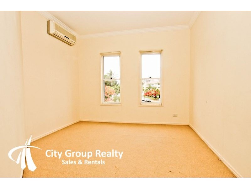 2/253 Stanhill Drive, Chevron Island QLD 4217