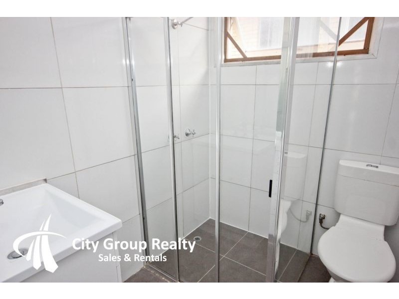 30 Leonard Avenue, Surfers Paradise QLD 4217