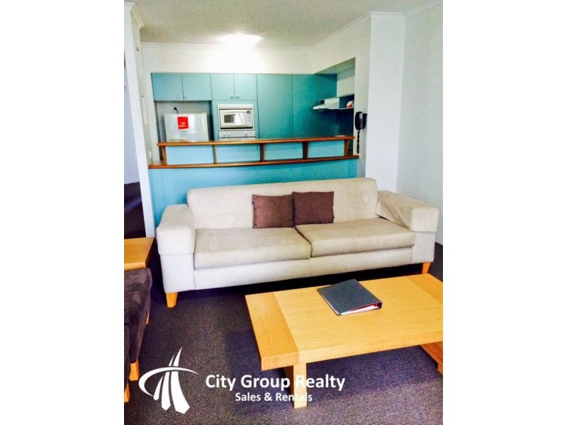 16 Alexandra Avenue, Broadbeach QLD 4218