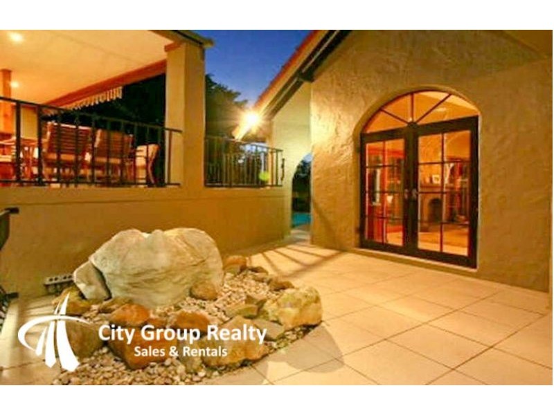 17 Dunbarton Avenue, Sorrento QLD 4217