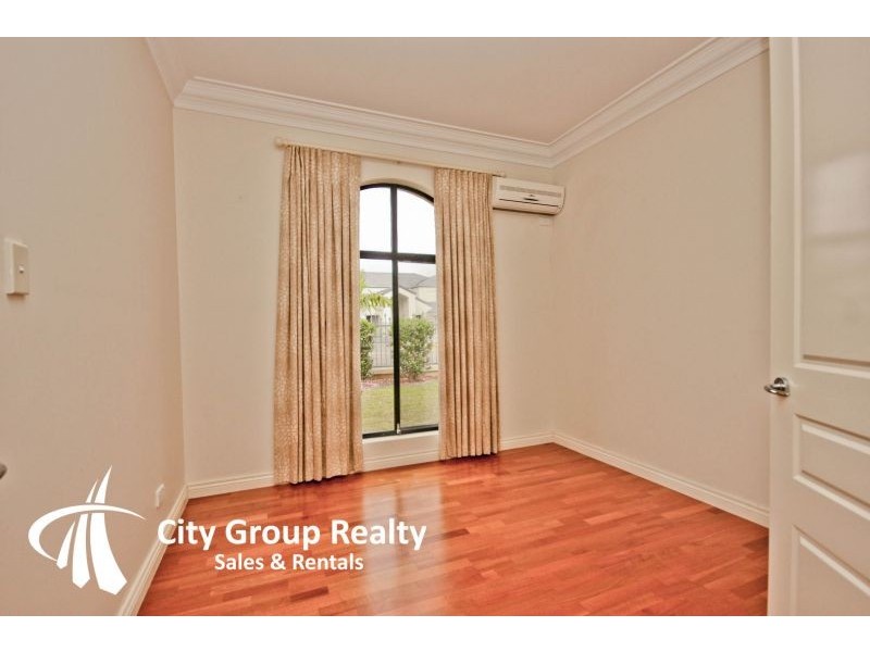 121 Edinburgh Road, Benowa QLD 4217