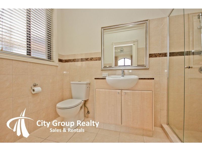 121 Edinburgh Road, Benowa QLD 4217