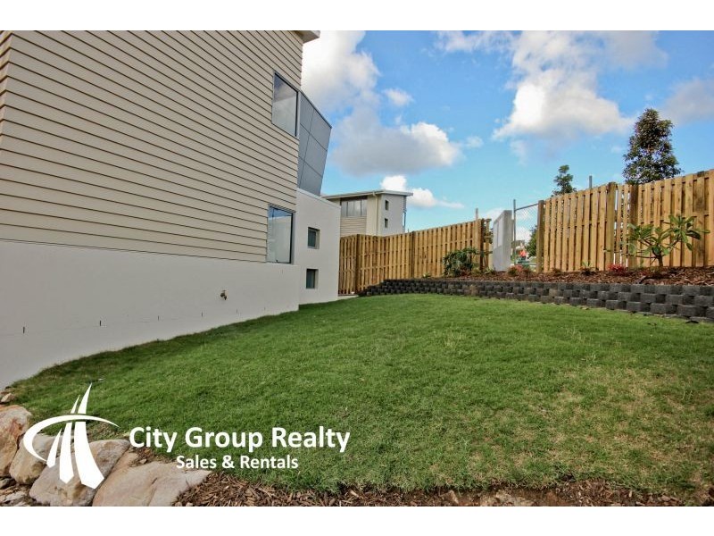 37 Diamantina Cct, Pacific Pines QLD 4211