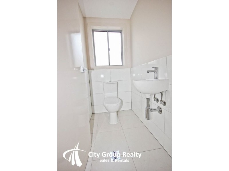 37 Diamantina Cct, Pacific Pines QLD 4211