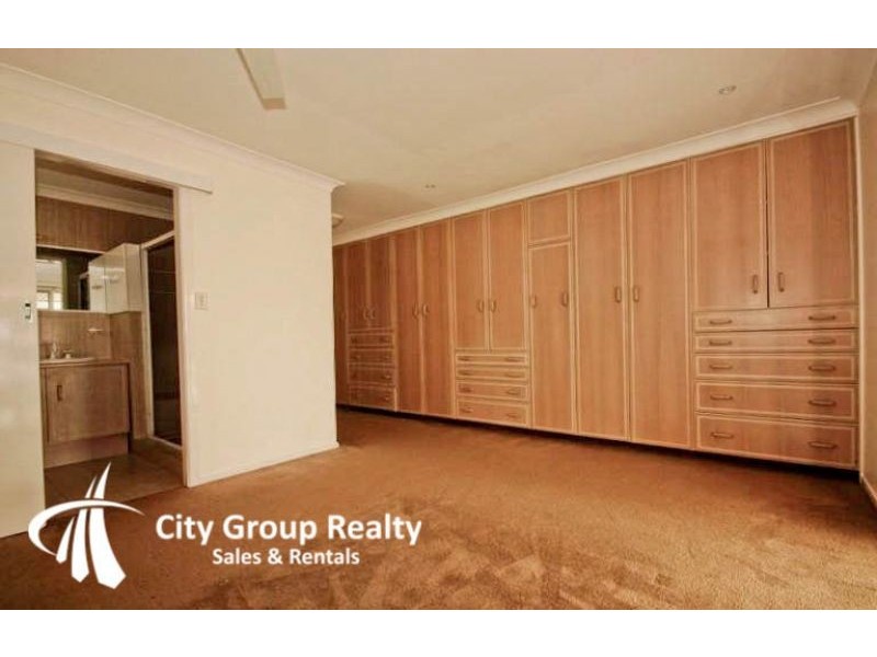 40 Cypress Dr, Broadbeach Waters QLD 4218