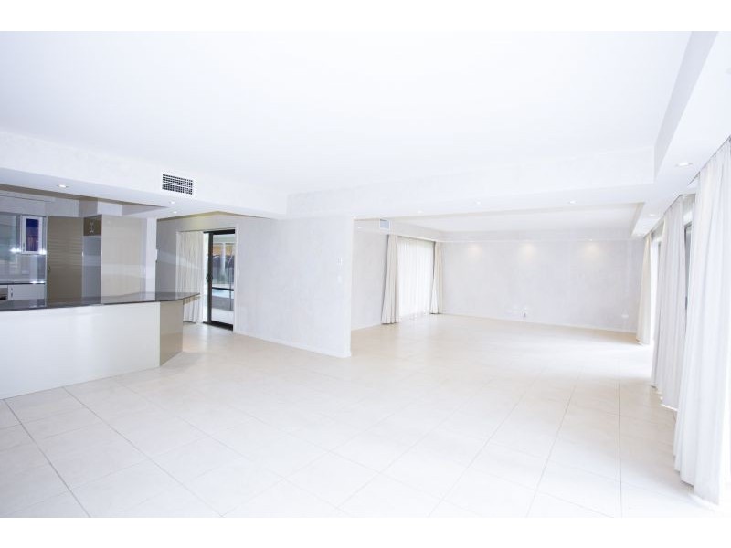 21 Tarcoola Crs, Chevron Island QLD 4217
