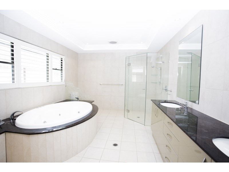 21 Tarcoola Crs, Chevron Island QLD 4217