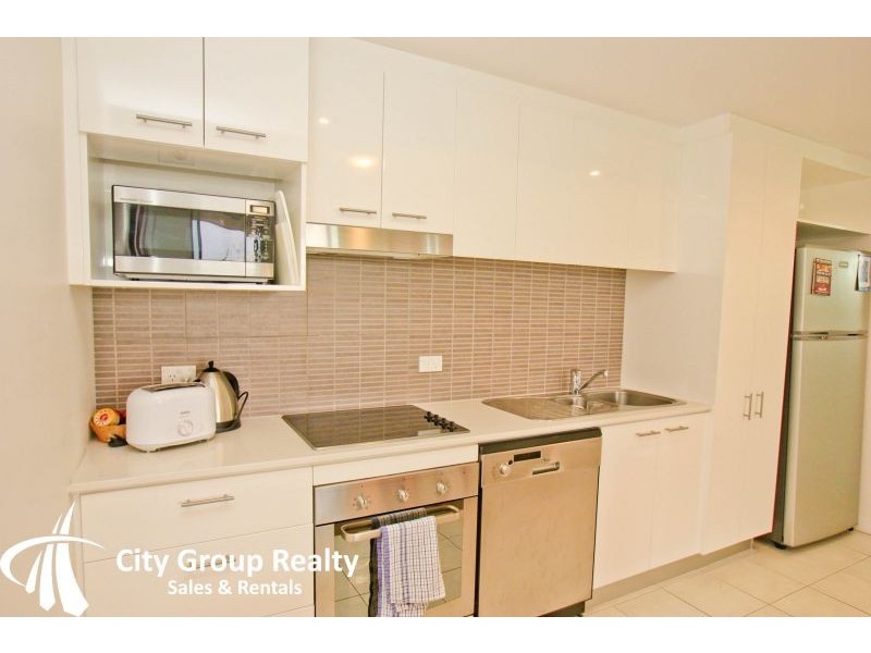 2207/33 T E Peter,s Drive, Broadbeach Waters QLD 4218