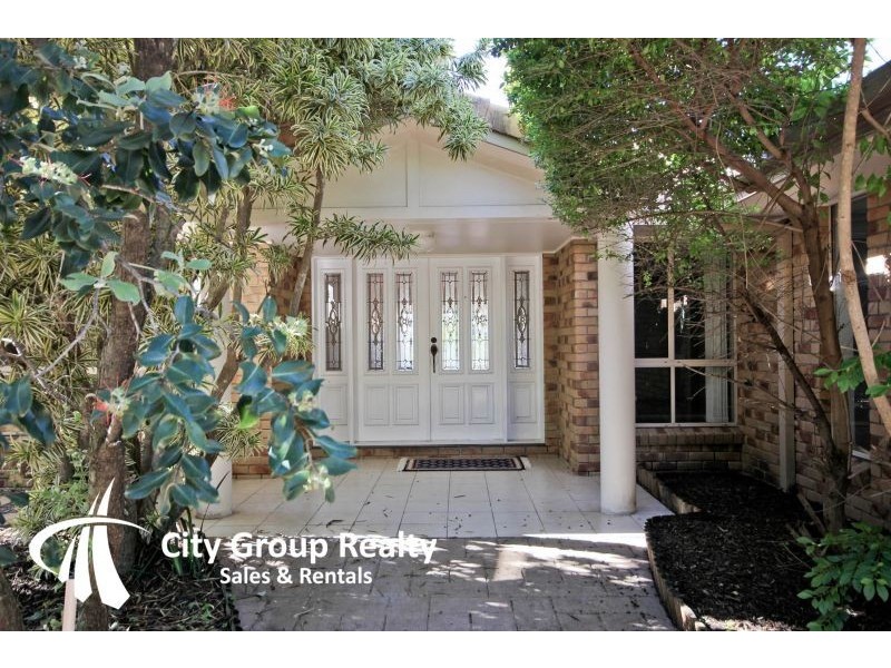 476 Oxley Drive, Runaway Bay QLD 4216