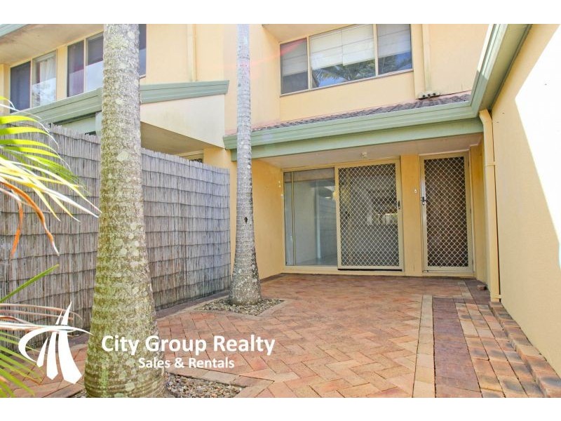469 Pine Ridge Road, Runaway Bay QLD 4216