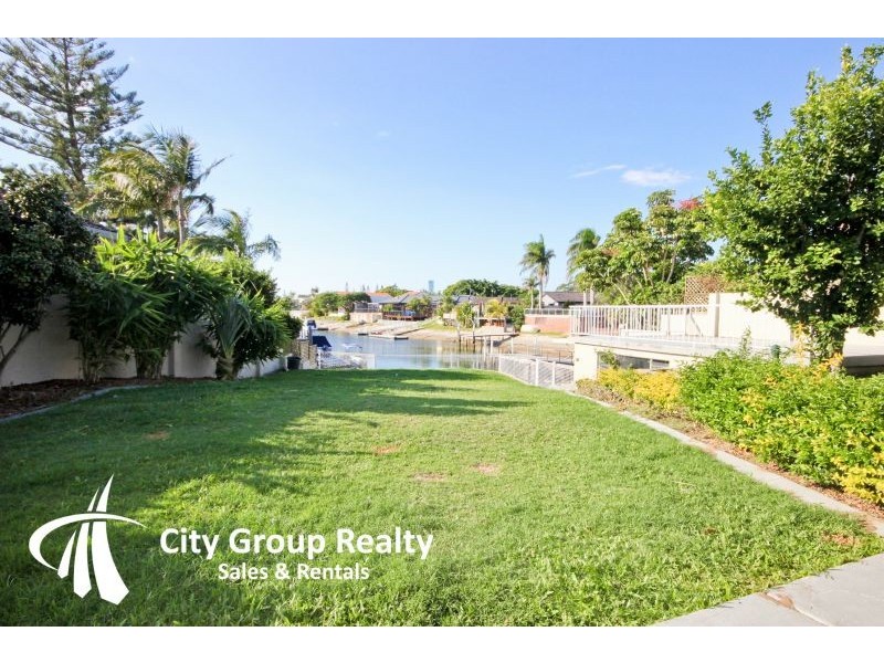 40 Cypress Drive, Broadbeach Waters QLD 4218