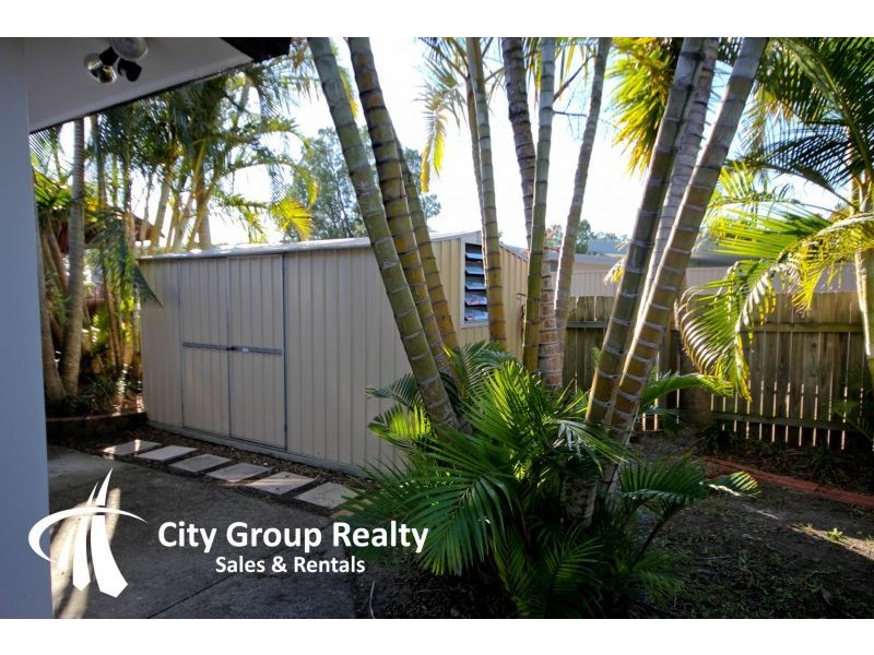 32 Poinciana Blvd, Broadbeach Waters QLD 4218