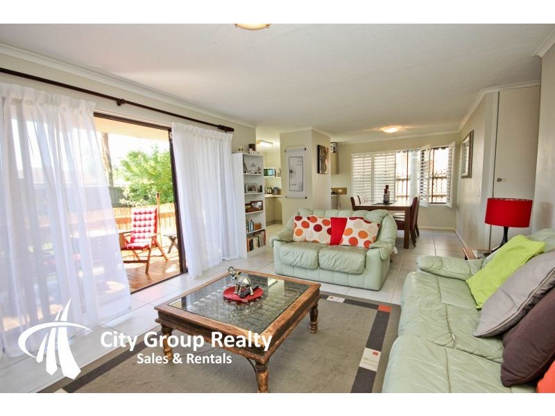 2/12 Oceanic Drive, Mermaid Waters QLD 4218