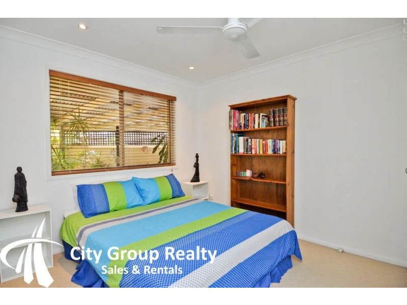 26 Auk Avenue, Burleigh Waters QLD 4220