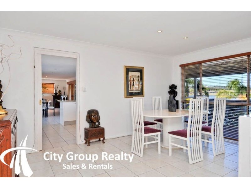 26 Auk Avenue, Burleigh Waters QLD 4220