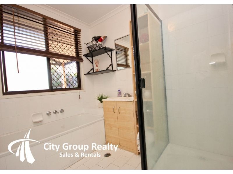 12 Bushtree Court, Burleigh Waters QLD 4220