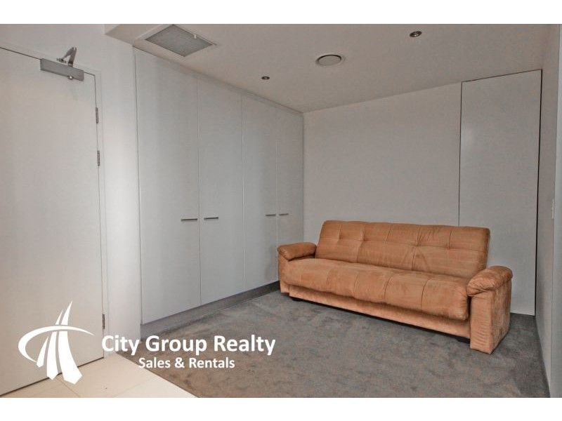 9 Ferny Avenue, Surfers Paradise QLD 4217