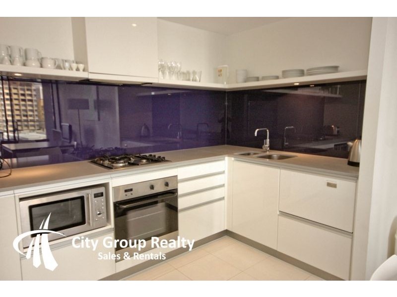9 Ferny Avenue, Surfers Paradise QLD 4217