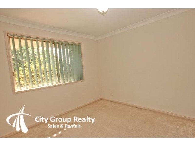 9 Piccadilly Pl, Highland Park QLD 4211