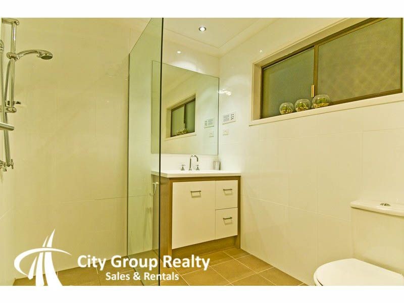 180 Burleigh Street, Burleigh Waters QLD 4220