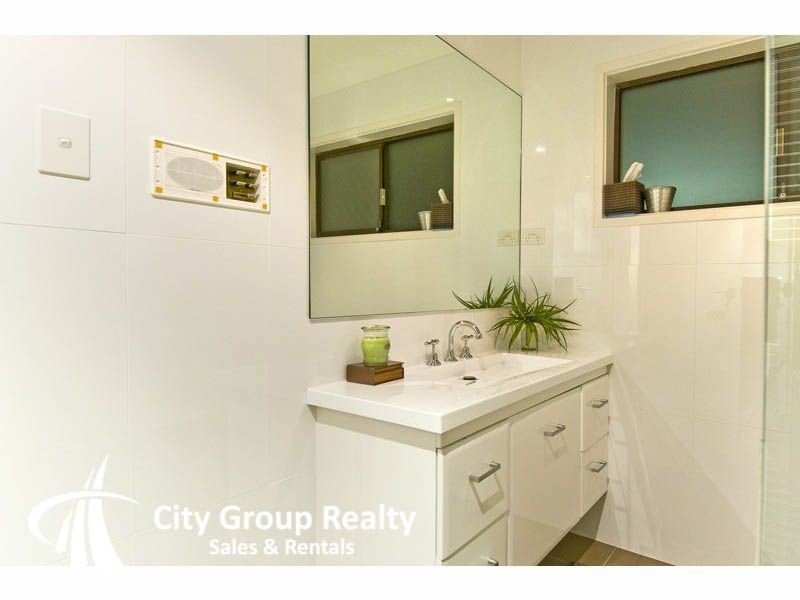 180 Burleigh Street, Burleigh Waters QLD 4220