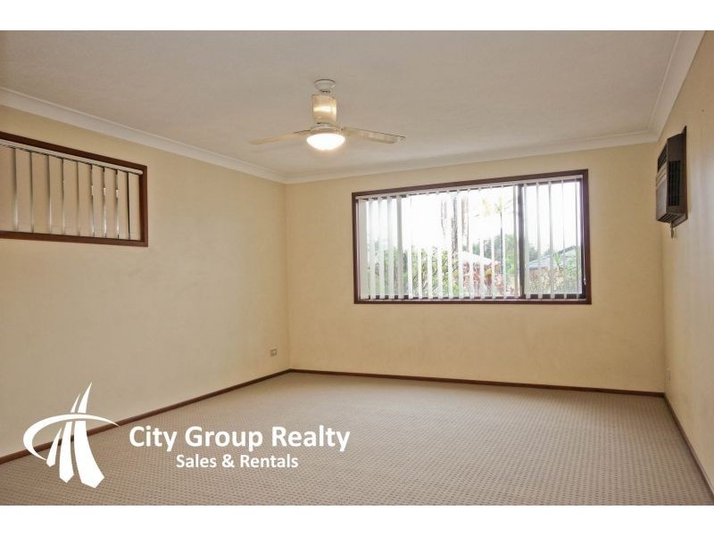 18 Redleaf Crt, Burleigh Waters QLD 4220