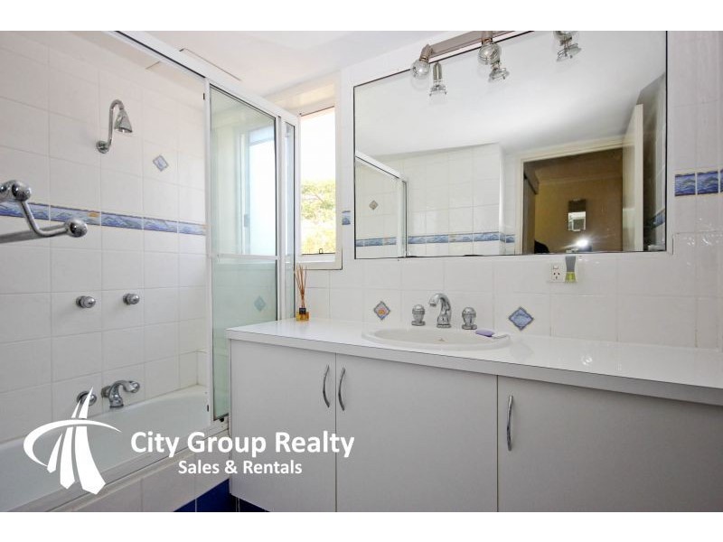 3/44 Brittania Avenue, Broadbeach QLD 4218