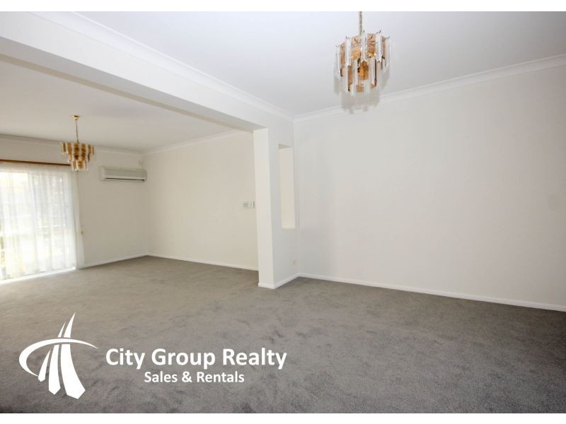10 Wollundry Place, Mermaid Waters QLD 4218