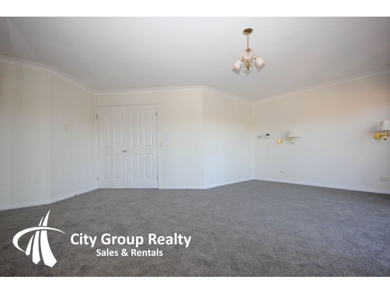 10 Wollundry Place, Mermaid Waters QLD 4218