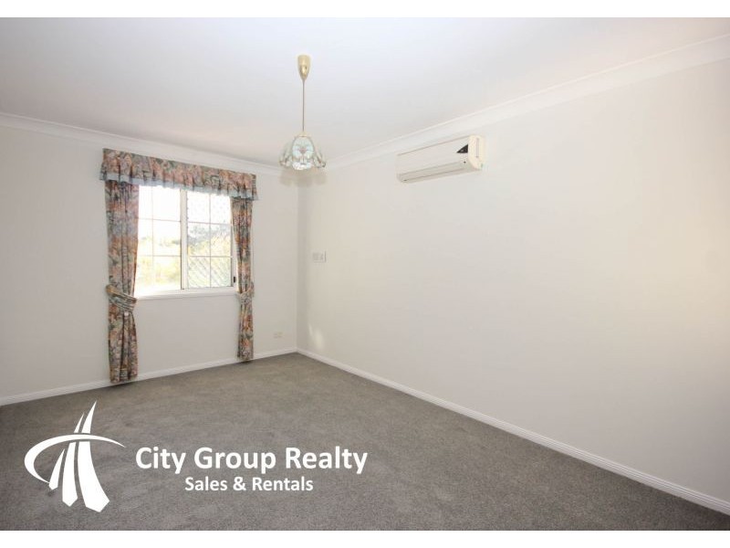 10 Wollundry Place, Mermaid Waters QLD 4218