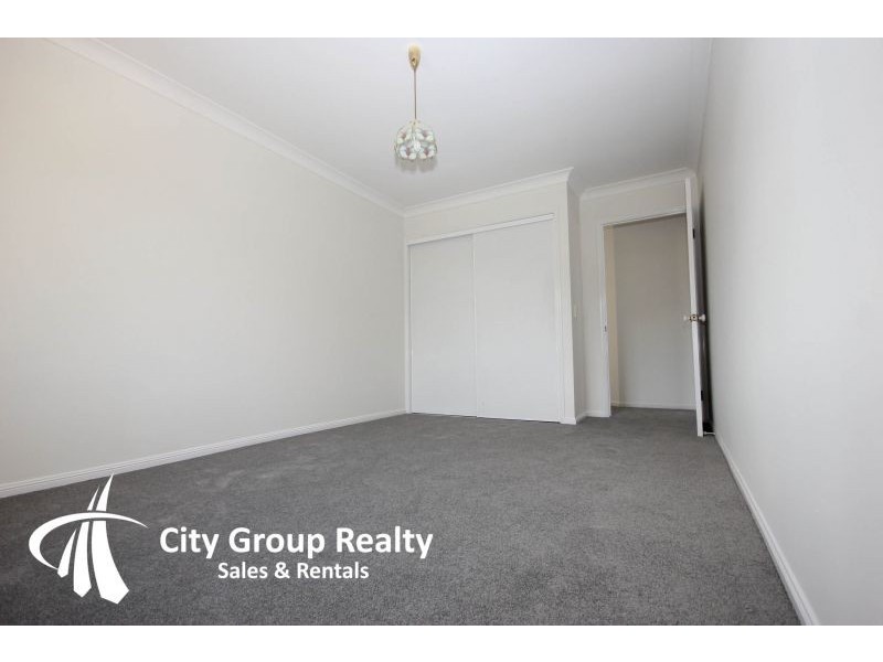 10 Wollundry Pl, Mermaid Waters QLD 4218