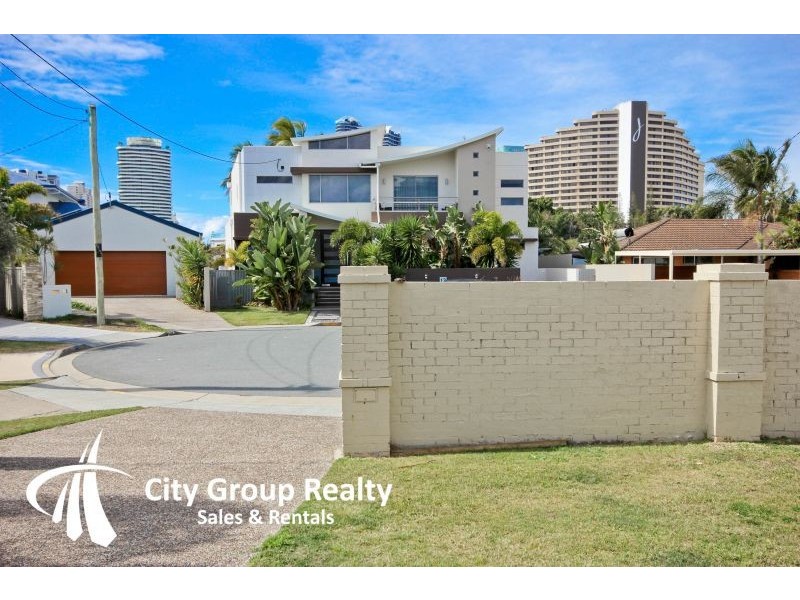 11 Lotus Key, Broadbeach Waters QLD 4218