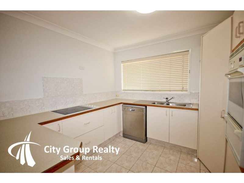 11 Lotus Key, Broadbeach Waters QLD 4218